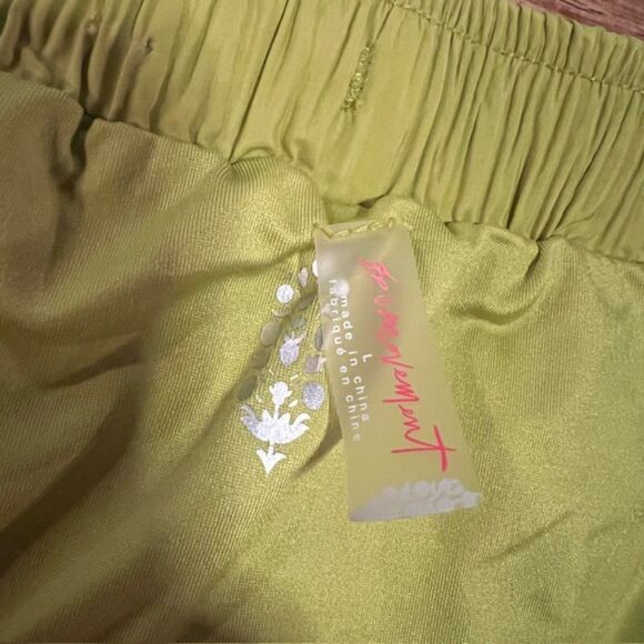 Free People FP Movement Shirr Enough Shorts Size L Chartreuse Sprout - Picture 5 of 7